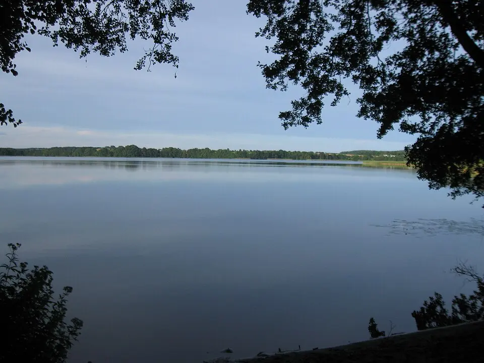 Bild: (User:Alma) · CC BY-SA 3.0 Groß Labenzer See