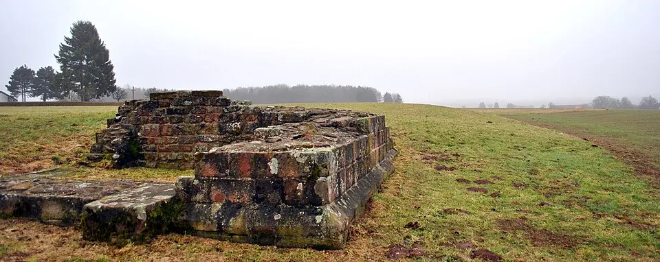 Immagine: Hartmann Linge · CC BY-SA 4.0 Kastell Oberscheidental