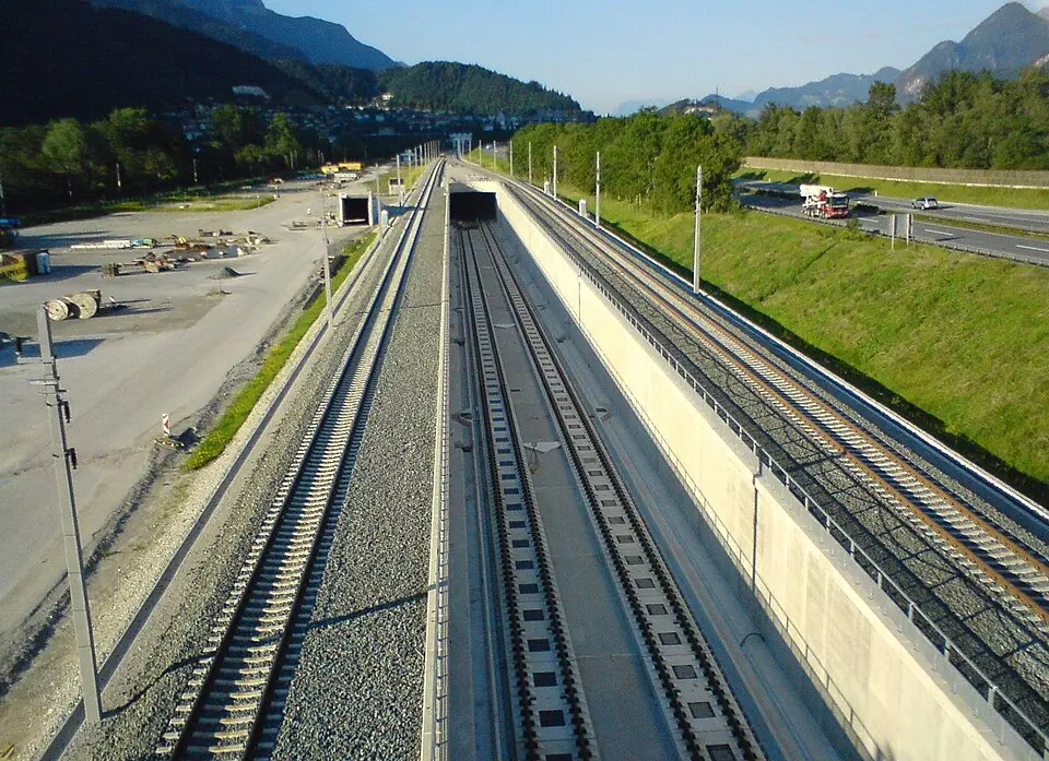 Immagine: Kontrollstellekundl · CC BY-SA 3.0 Neue Unterinntalbahn