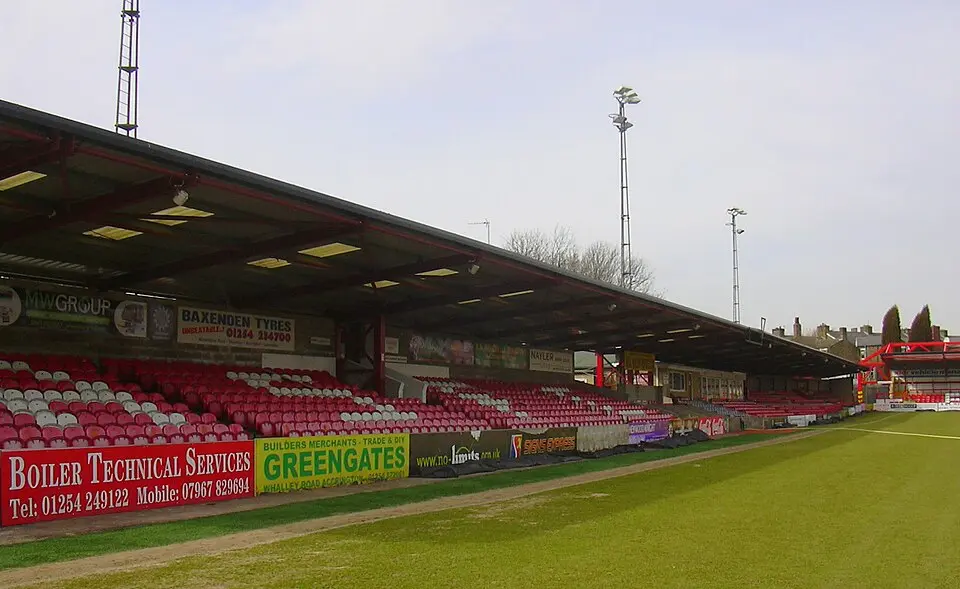 Bild: robert wade · CC BY-SA 2.0 Crown Ground