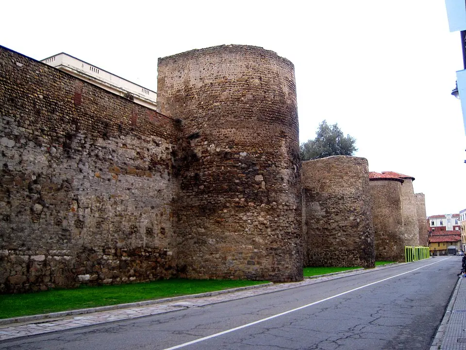 Kép: Rodelar · CC BY-SA 3.0 muralla de León