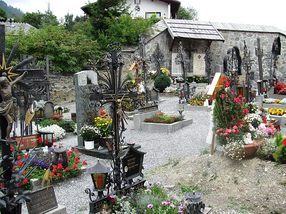 Image: Emolenz · CC BY 3.0 Friedhof Hochgallmigg