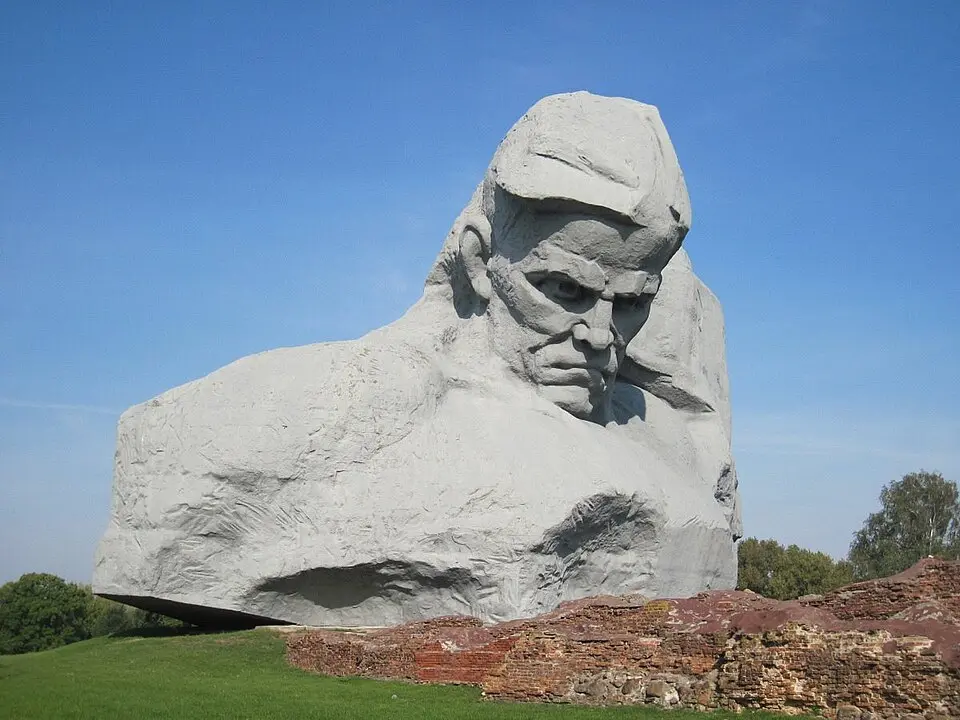 Monument Mut