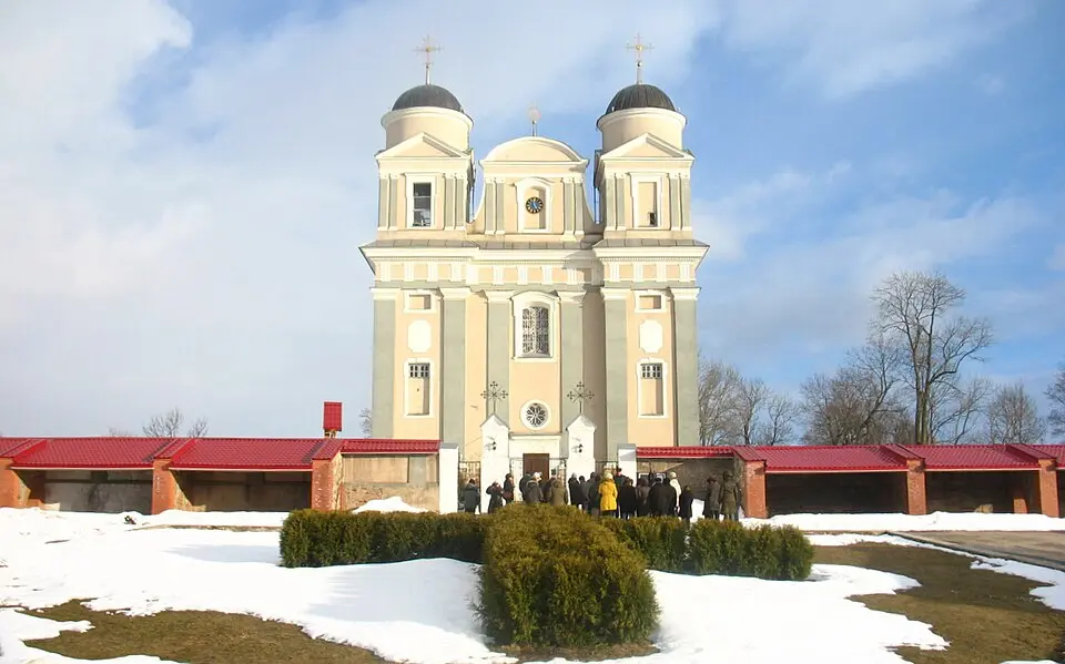 Obrázek: Andrej Kuźniečyk · CC BY-SA 3.0 Касьцёл Сьвятога Тадэвуша (Лучай)