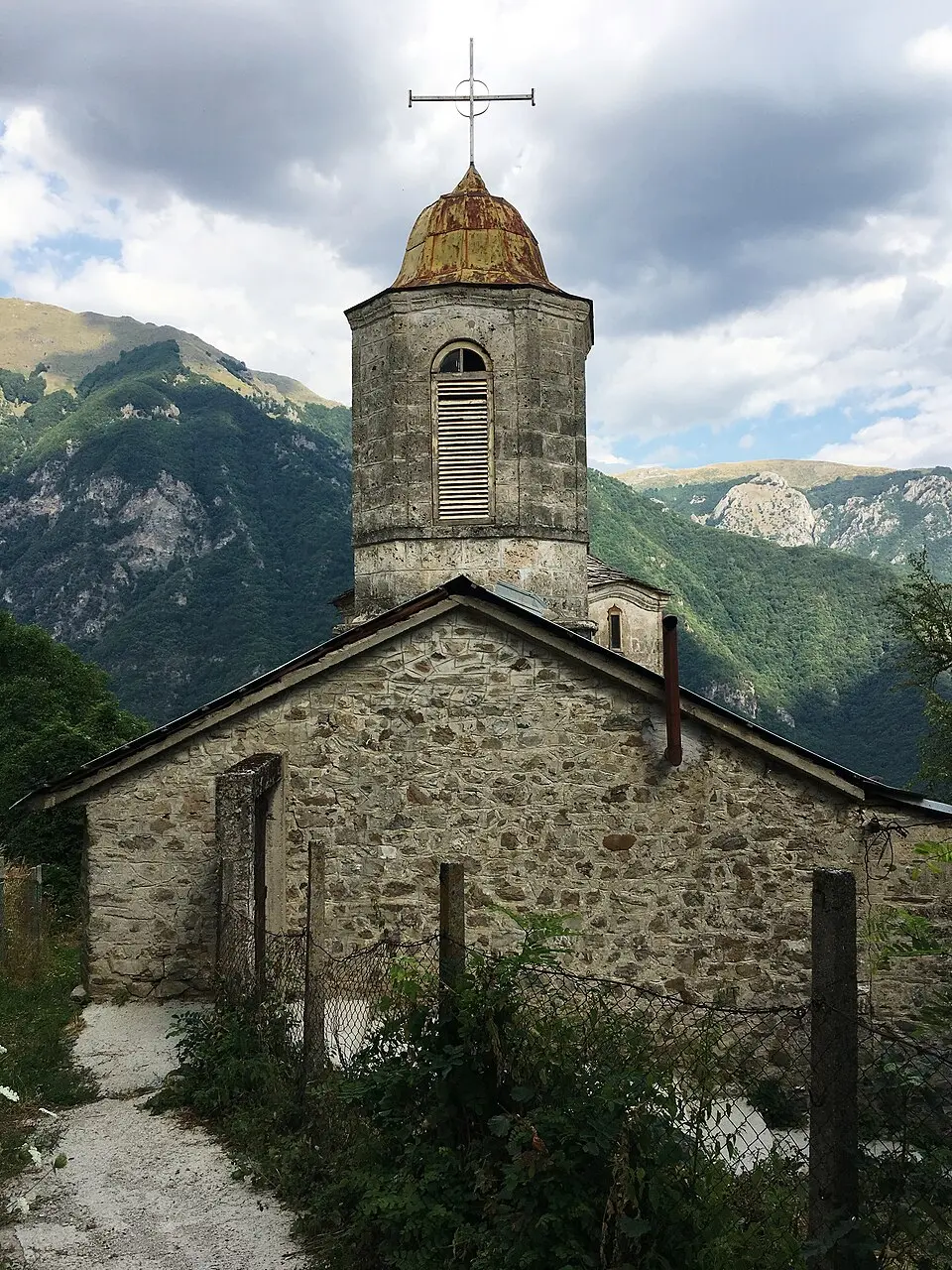 Црква „Св. Ахил Лариски“ - Требиште