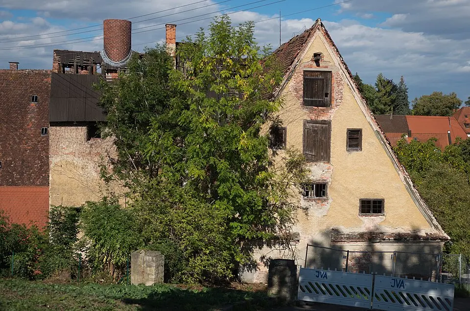 Immagine: Rikiwiki2 · CC BY-SA 4.0 Ehemals Kanzlei und Klosterbrauerei, jetzt Gasthaus