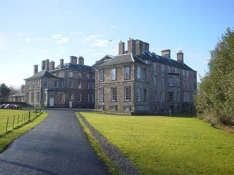 Immagine: Benbilgri at en.wikipedia · Public domain Dalkeith Palace
