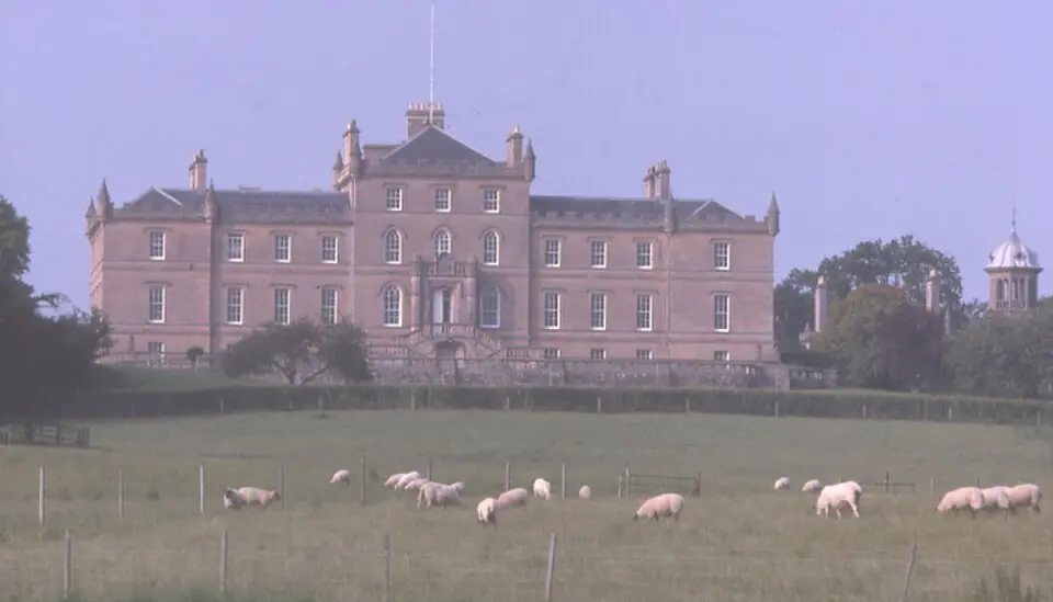 Bild: Anne Burgess · CC BY-SA 2.0 Darnaway Castle
