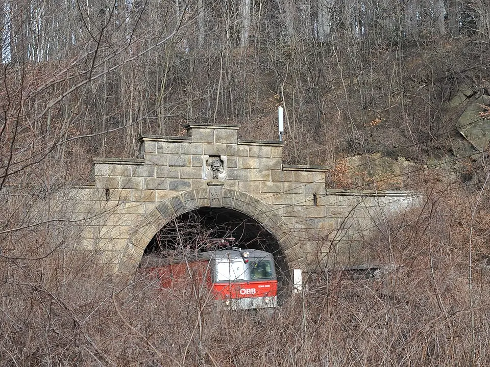 Bild: Ailura (talk) · CC BY-SA 3.0 AT Dürreberg Tunnel