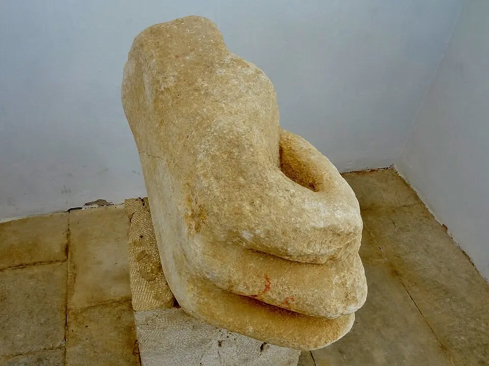 Obrázek: Olaf Tausch · CC BY 3.0 Κολοσσός των Ναξίων