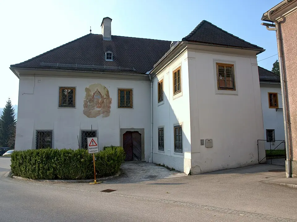 Bild: Grubernst (talk) · CC0 Wohnhaus, Altes Eisenhandlungshaus