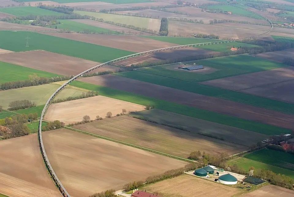 Bild: Martina Nolte · CC BY-SA 3.0 DE Transrapid-Versuchsanlage Emsland