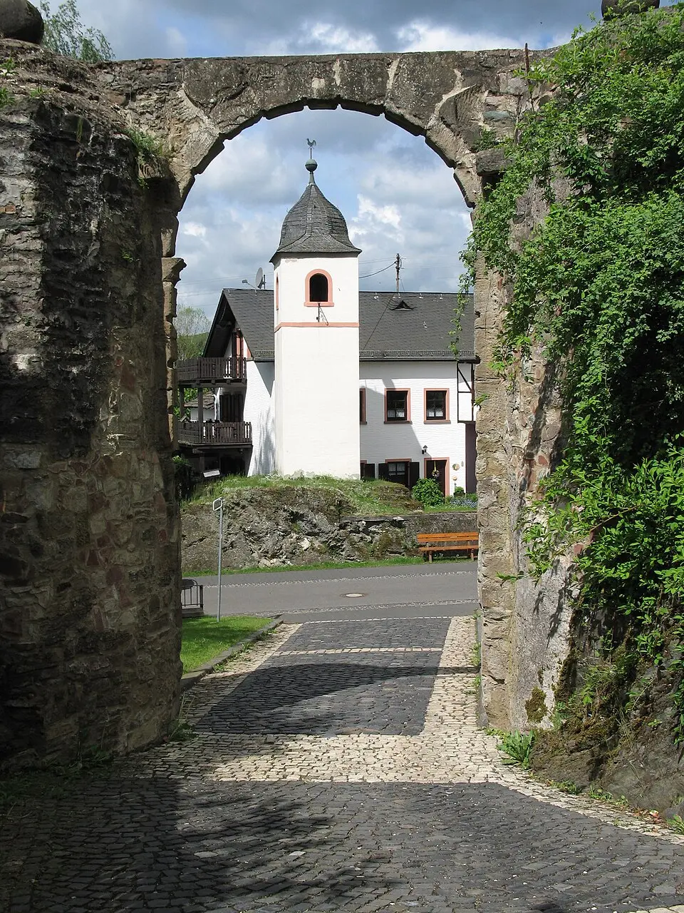 Burg Dhronecken