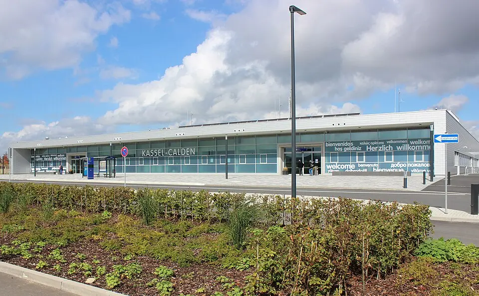 Immagine: Michael32710 · CC BY-SA 4.0 Aeroporto di Kassel-Calden