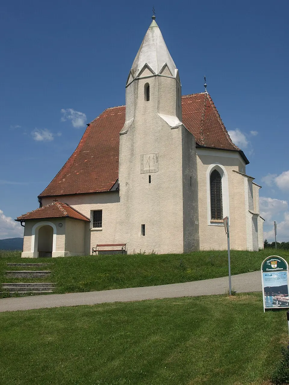 Bild: Grubernst (talk) · CC0 Kath. Filialkirche hl. Nikolaus