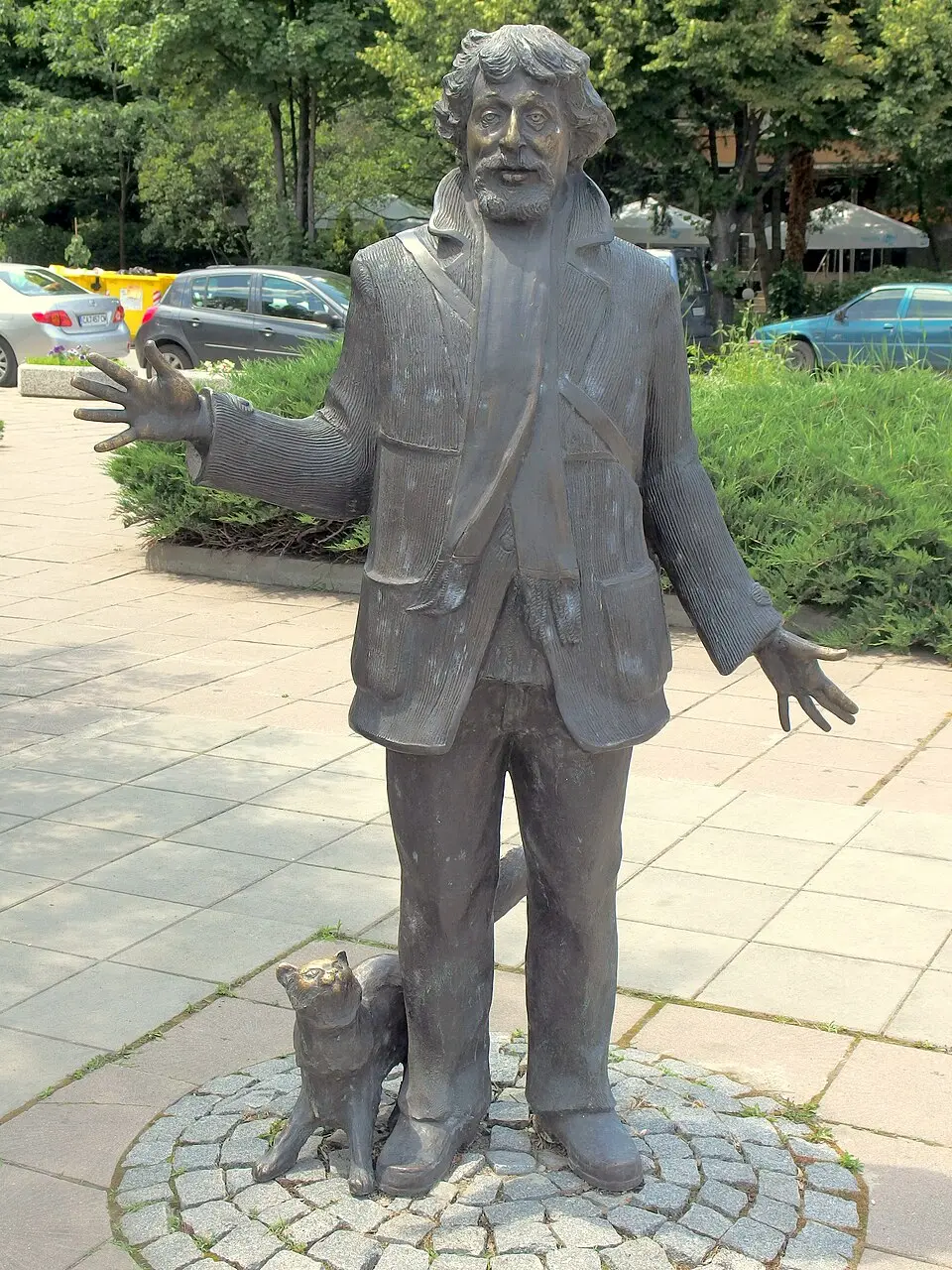 Паметник на Радой Ралин
