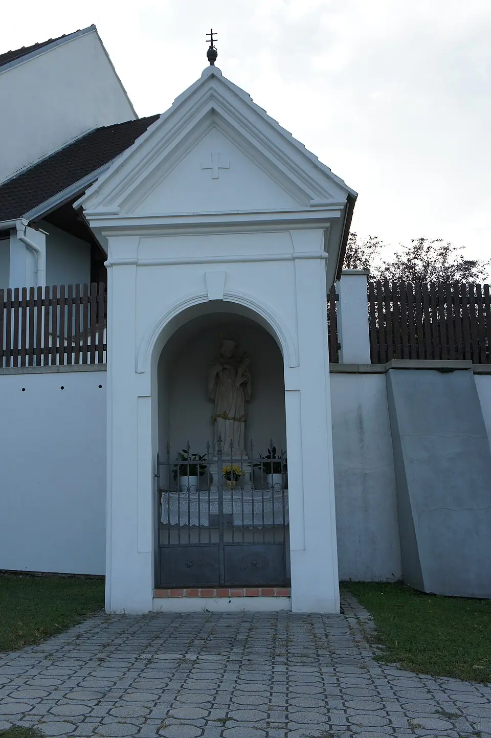 Obrázok: Ufoao (talk) · CC BY-SA 3.0 AT Johannes Nepomuk-Kapelle