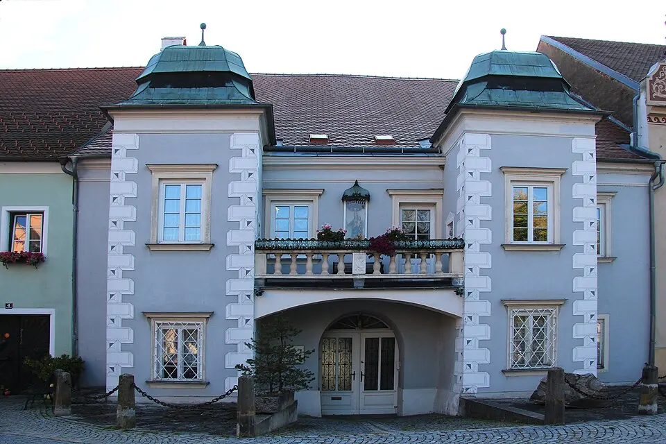 Bild: Karl Gruber · CC BY 3.0 AT Ehem. Bergamtshaus