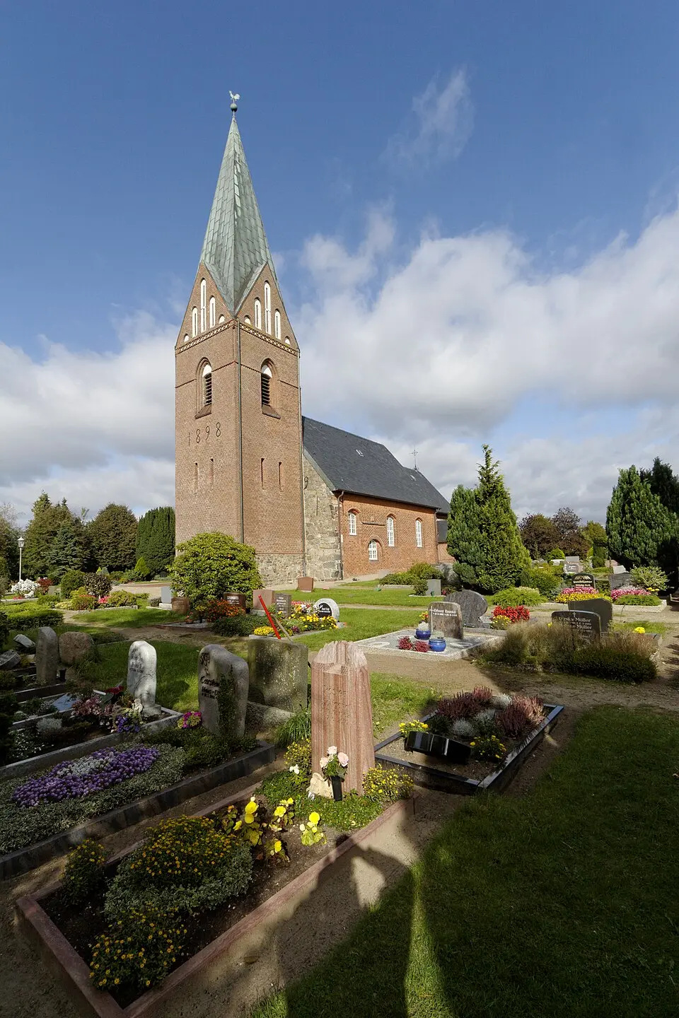 Immagine: Pelz · CC BY-SA 3.0 DE St. Petrus-Kirche