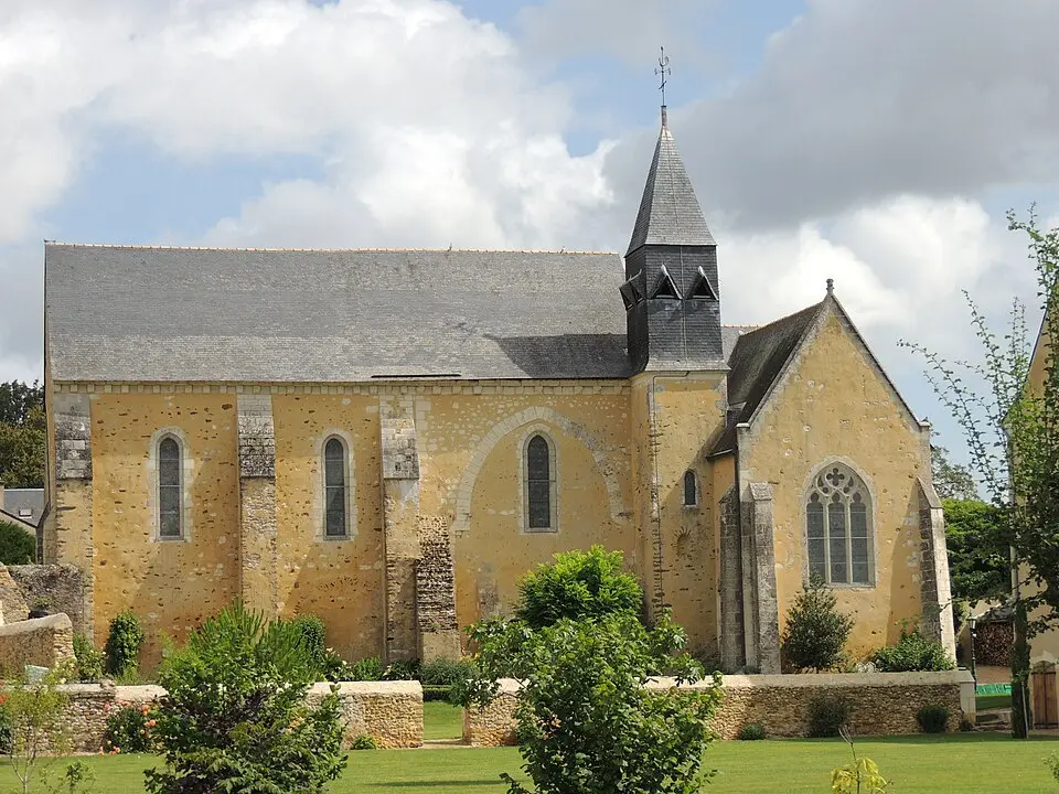 Bild: HubertduMaine · CC BY-SA 3.0 église Notre-Dame de Pringé