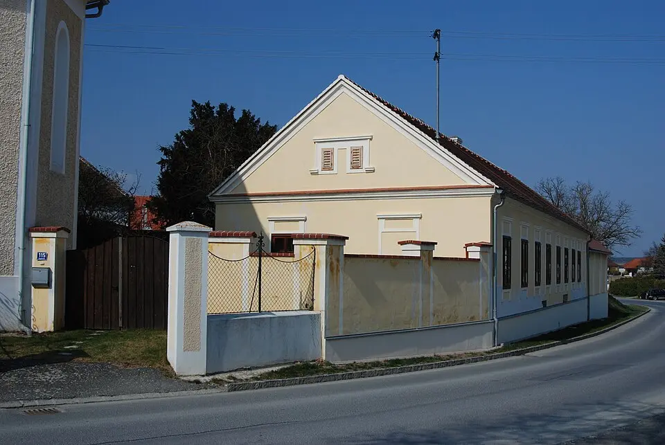 Immagine: Ueb-at · CC BY-SA 3.0 Volksschule Bildein