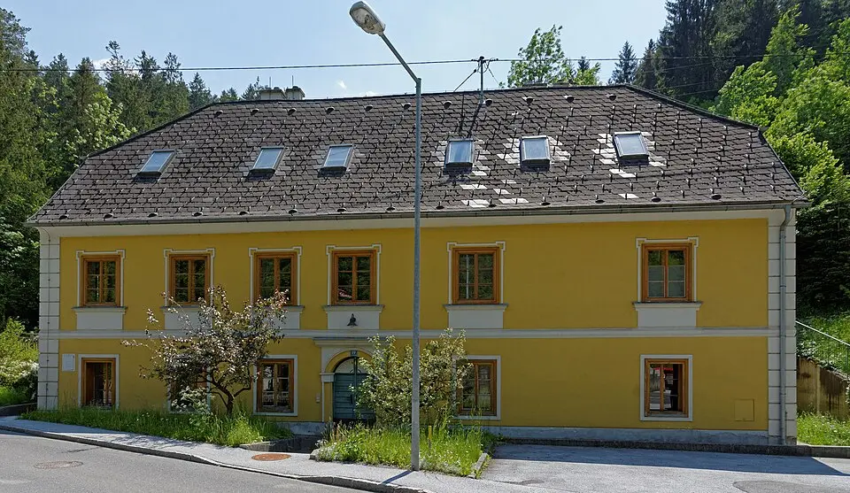 Bild: Robert Heilinger · CC BY-SA 3.0 Ehem. Herrenhaus