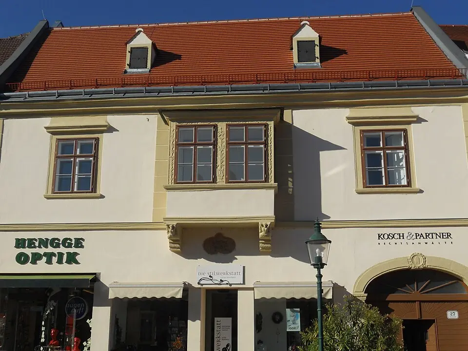Obrázek: Clemens · CC BY-SA 3.0 AT Ehem. Permayer'sche Tabakfabrik/ Ärztekammer