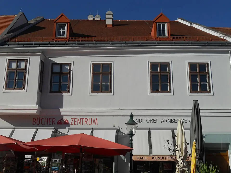 Obrázek: Clemens · CC BY-SA 3.0 AT Bürgerhaus