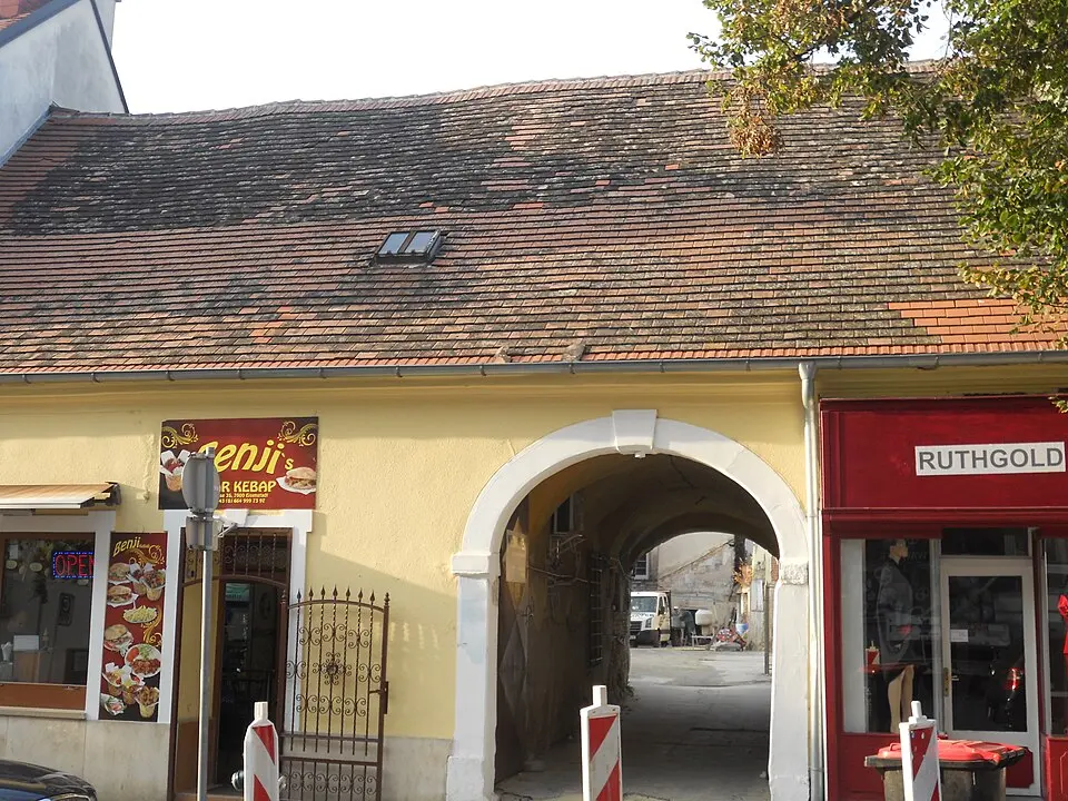 Obrázek: Clemens · CC BY-SA 3.0 AT Bürgerhaus