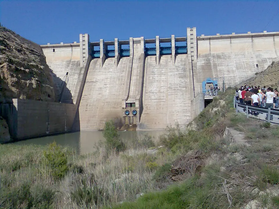 Bild: NACLE2 · CC BY-SA 3.0 Embalse del Negratín