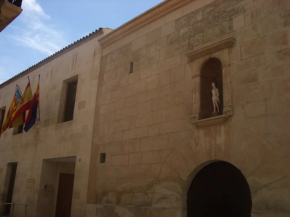 Bild: Albertoteles007 · CC BY-SA 3.0 Museo de la Festa (Elche)