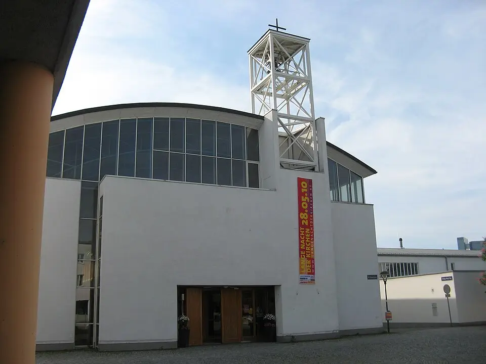 Pfarrkirche Emmaus am Wienerberg