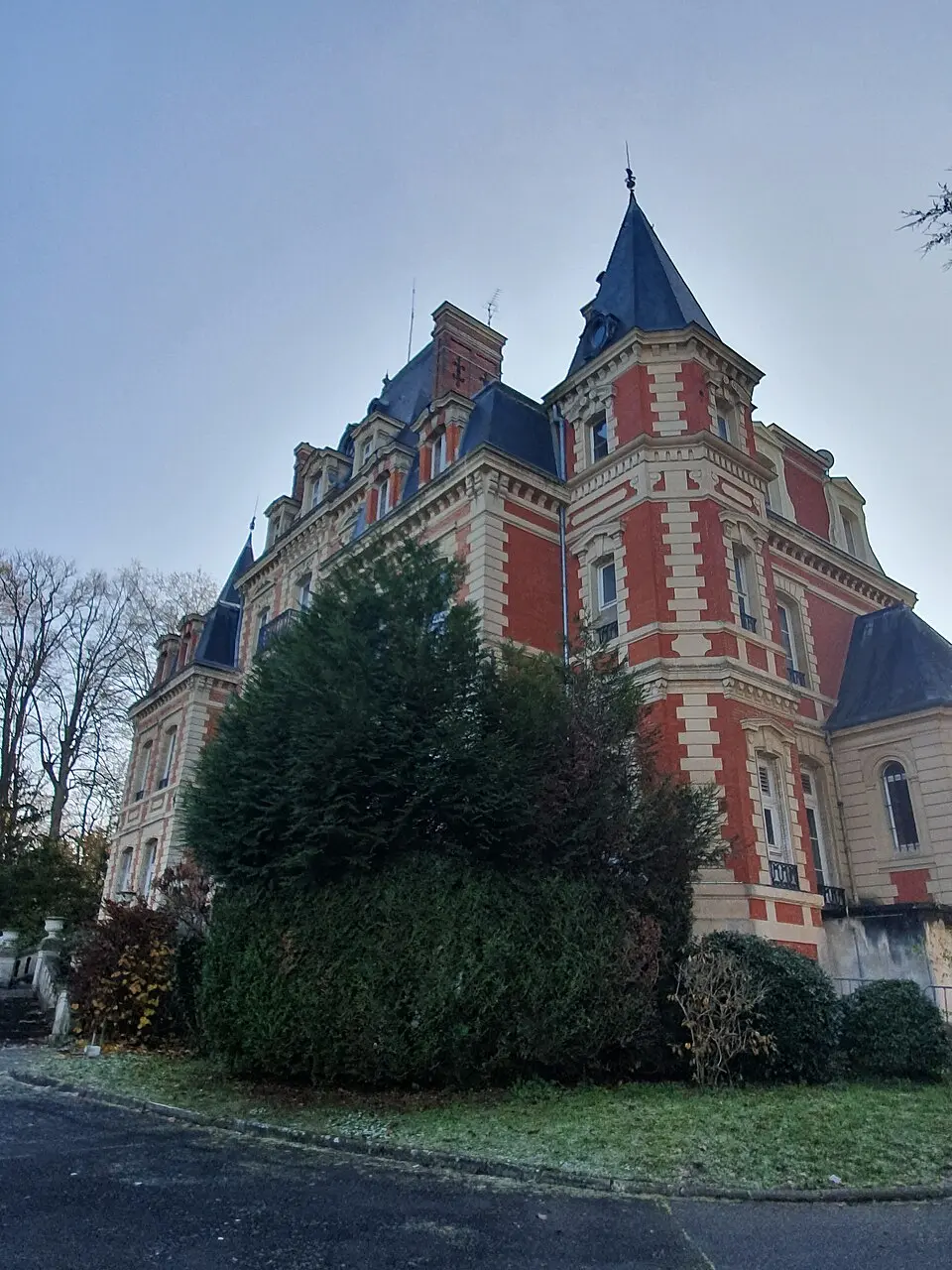château de Brolles