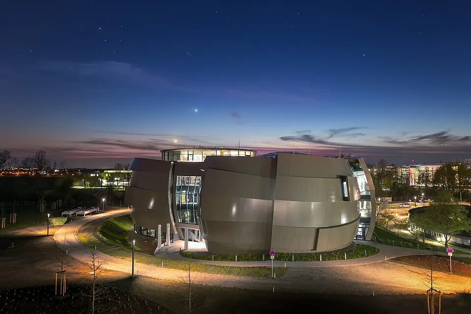 Bild: ESO/P. Horálek · CC BY 4.0 ESO Supernova Planetarium & Besucherzentrum