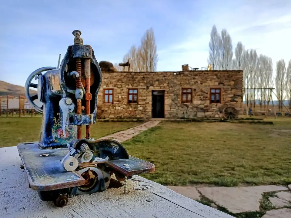 Obrázek: TAHA KILIÇ, ENGİN UZUN · CC BY-SA 4.0 Kenan Yavuz Etnografya Müzesi
