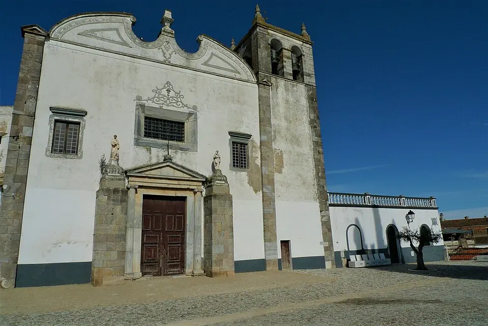 Bild: Senhormario · CC BY-SA 4.0 Igreja de Santa Maria