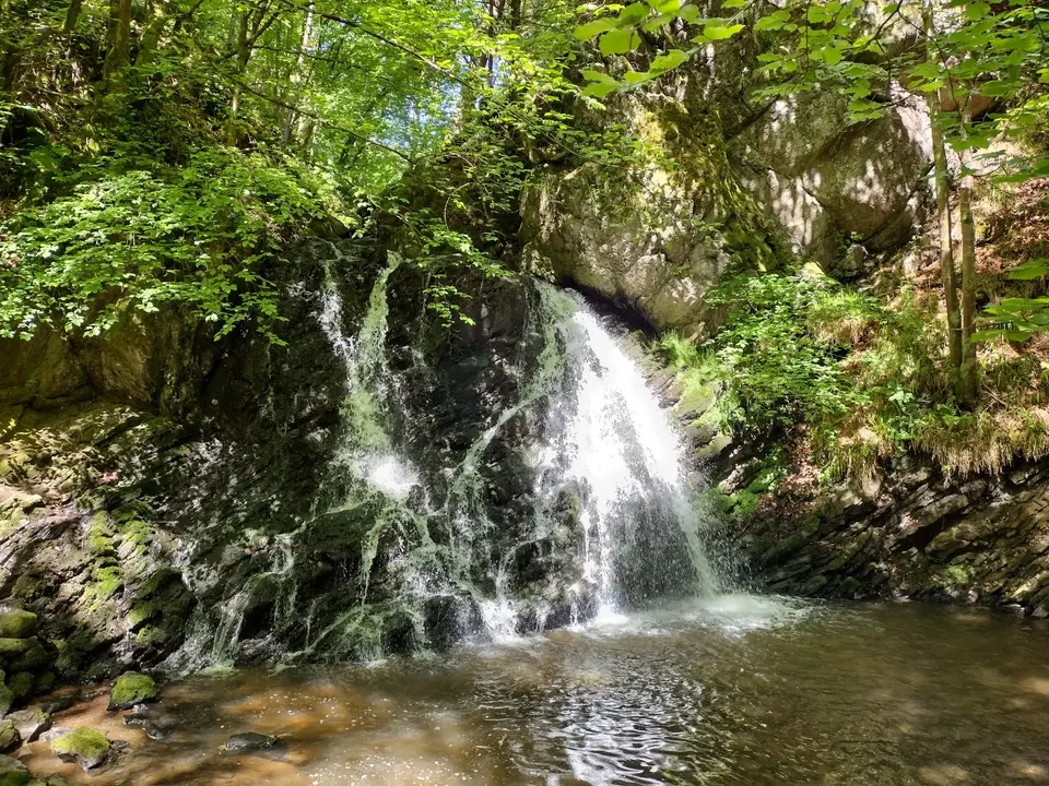 Bild: Pampuco · CC BY-SA 4.0 Fairy Glen, Rosemarkie