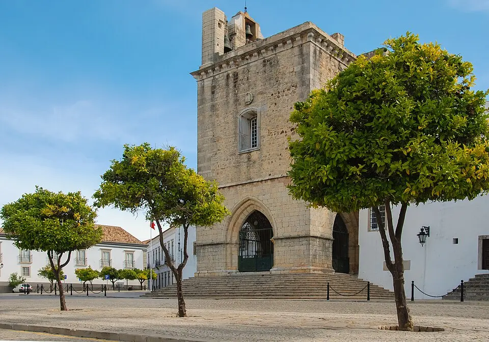 Bild: Abrget47j · CC BY-SA 3.0 Kathedrale von Faro
