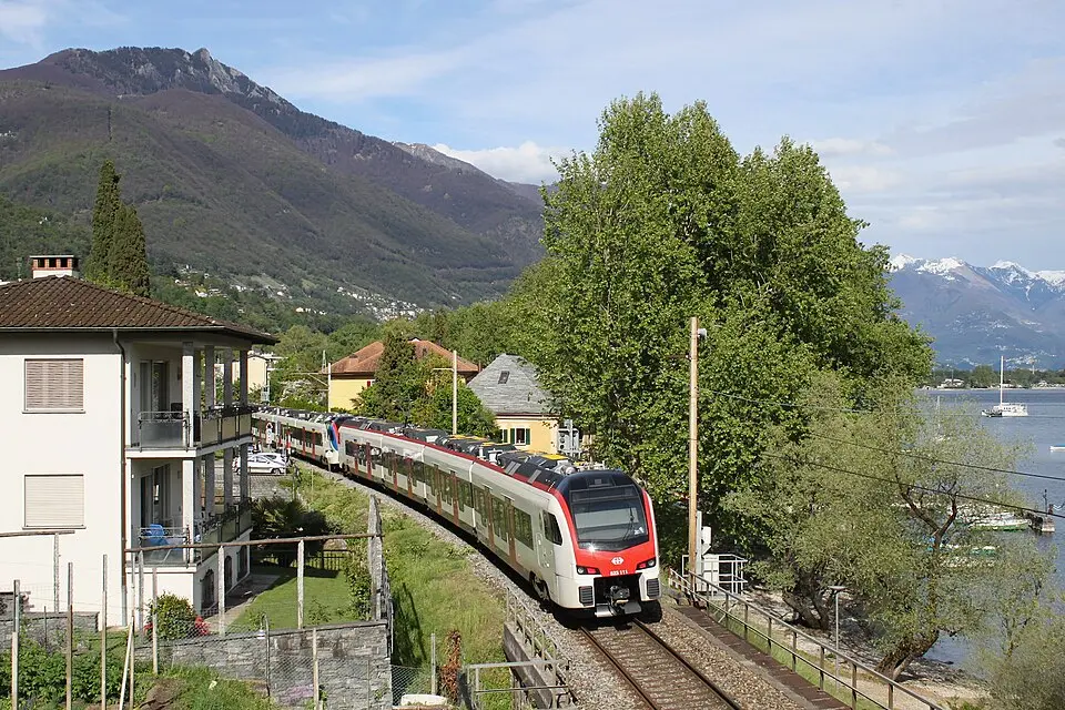Bahnstrecke Giubiasco–Locarno