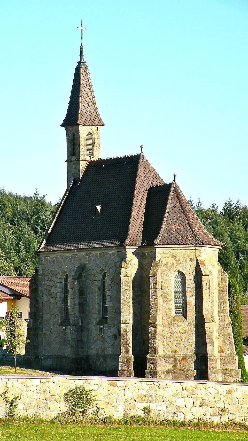 Immagine: Pfeifferfranz (talk) · CC BY-SA 3.0 AT Kath. Filialkirche hl. Kreuz
