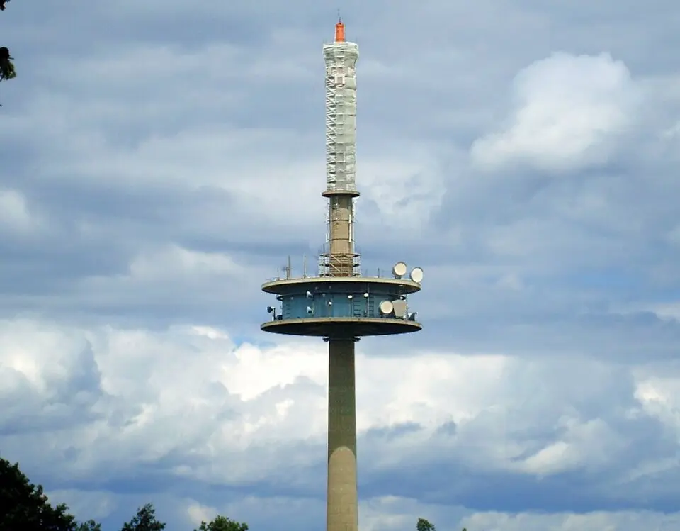 Bild: Cybertorte · CC BY-SA 3.0 Sender Regensburg-Ziegetsberg