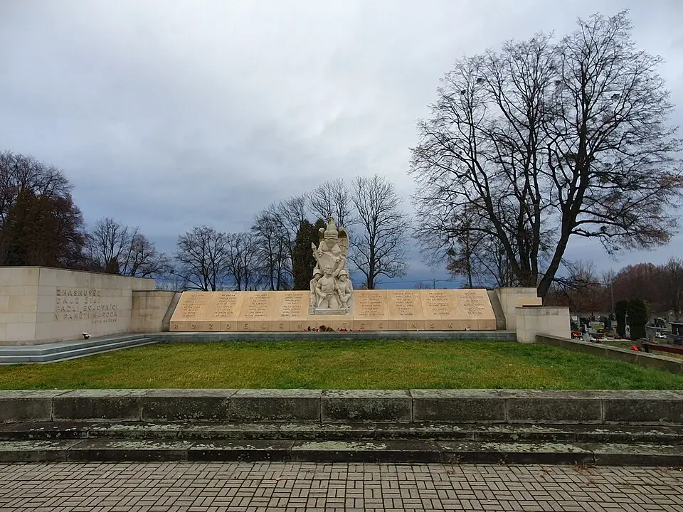 Kép: Qasinka · CC0 Pomník padlým za Těšínsko